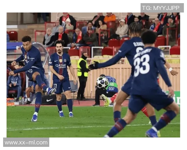 巴黎伤情更新李刚仁与萨福诺夫积极适应训练卢卡斯因伤缺席比赛 巴黎伤情更新李刚仁与萨福诺夫积极适应训练卢卡斯因伤缺席比赛